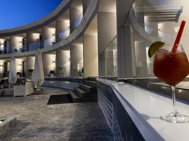 Ebbi Hotel Dhërmi Екстериор снимка
