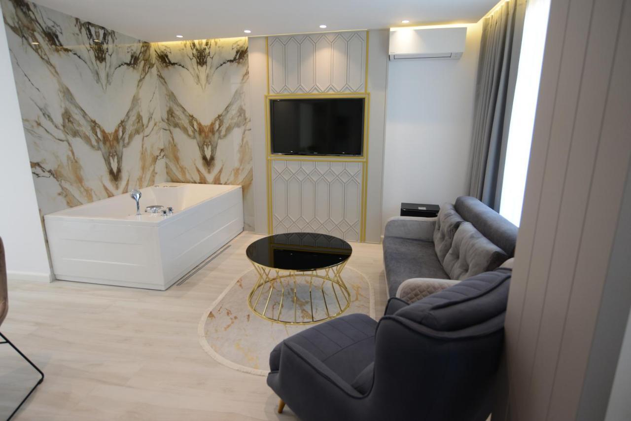 Ebbi Hotel Dhërmi Екстериор снимка