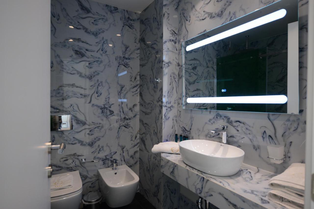 Ebbi Hotel Dhërmi Екстериор снимка