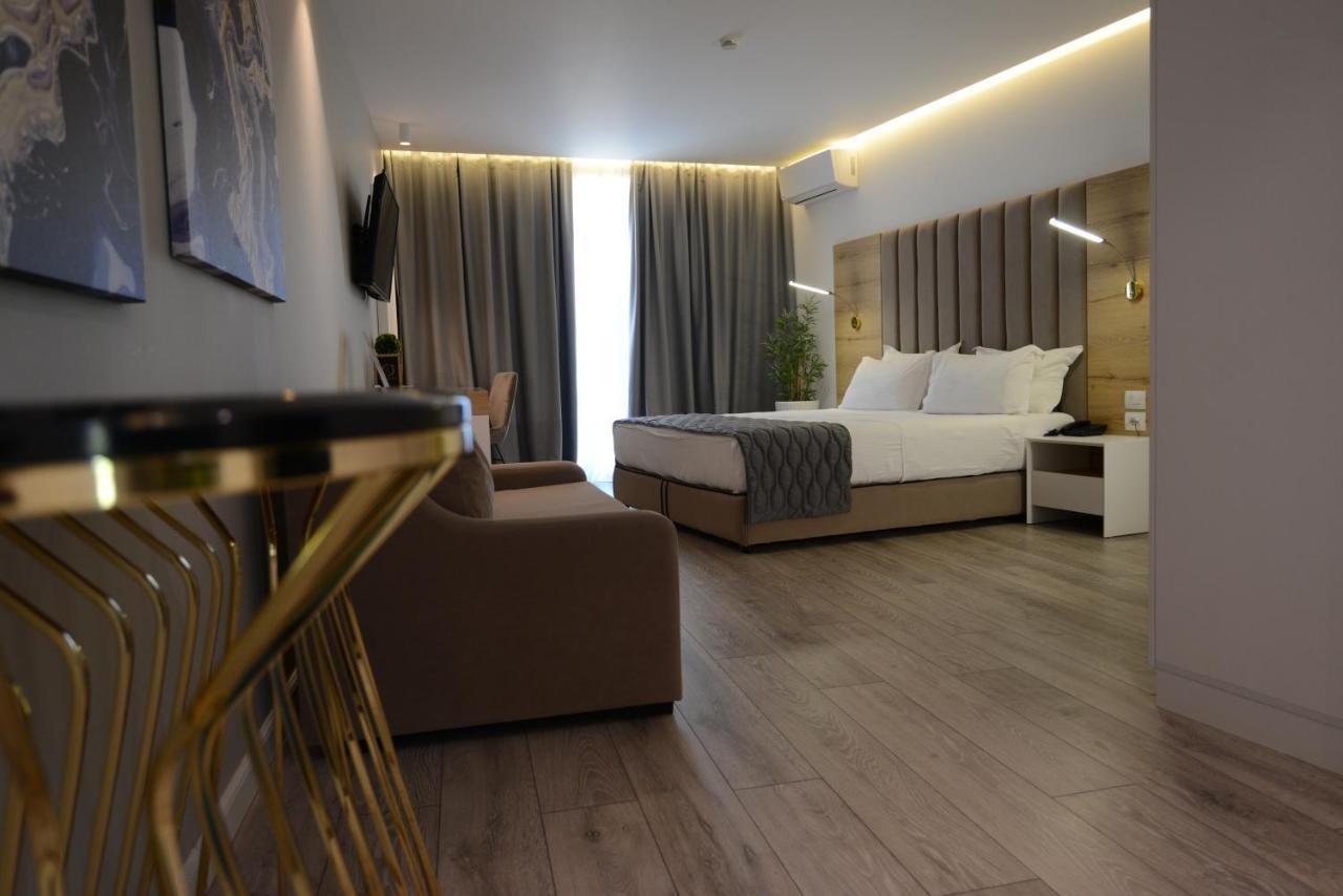 Ebbi Hotel Dhërmi Екстериор снимка