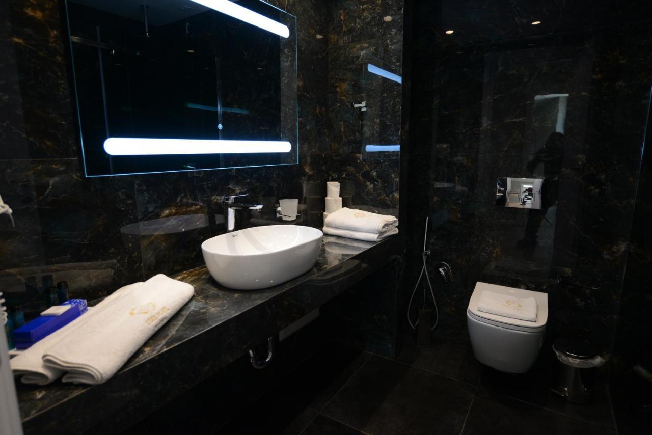 Ebbi Hotel Dhërmi Екстериор снимка