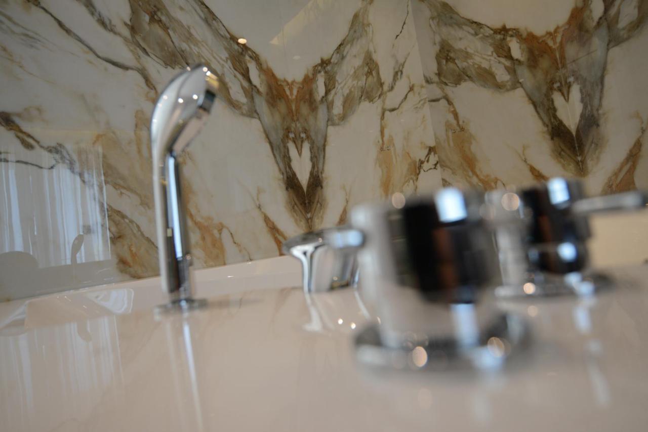 Ebbi Hotel Dhërmi Екстериор снимка
