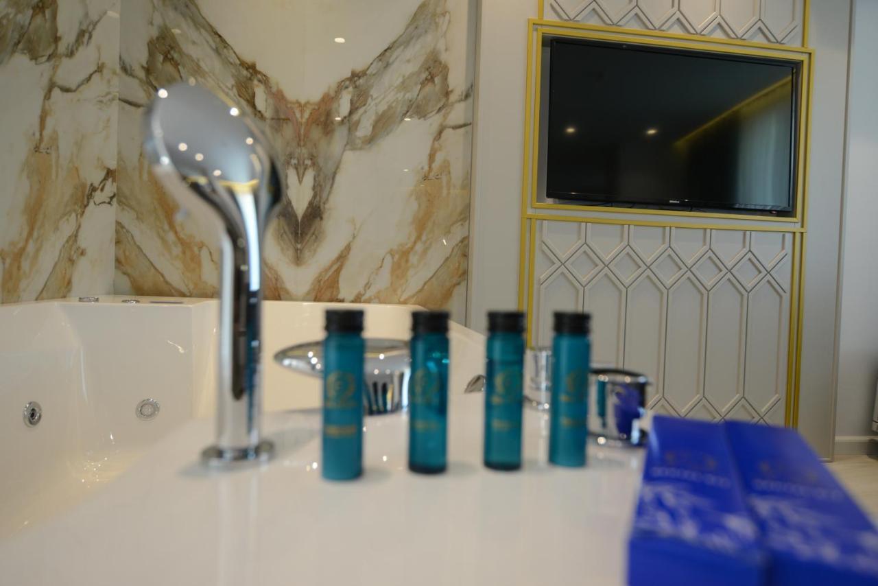 Ebbi Hotel Dhërmi Екстериор снимка