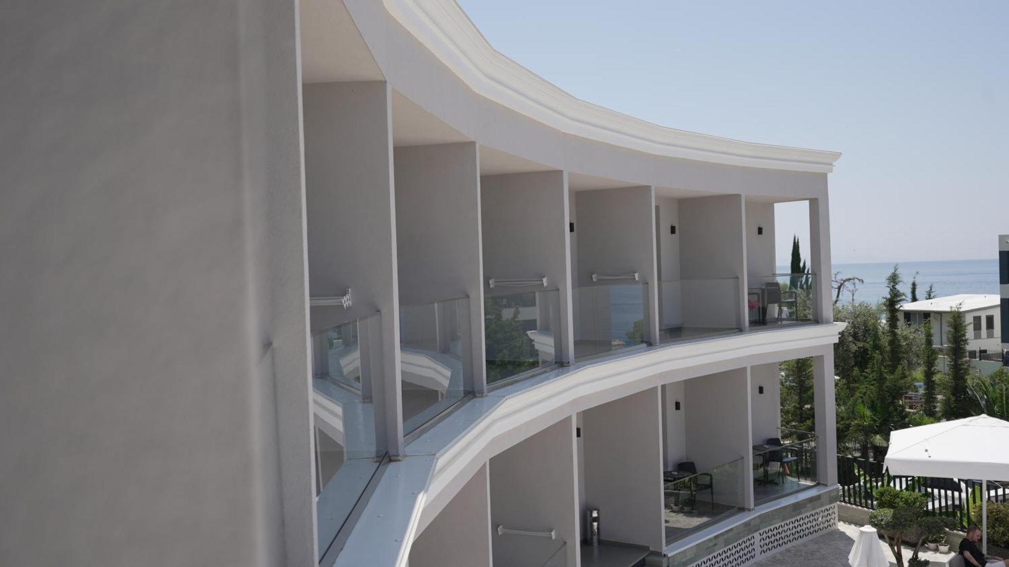 Ebbi Hotel Dhërmi Екстериор снимка
